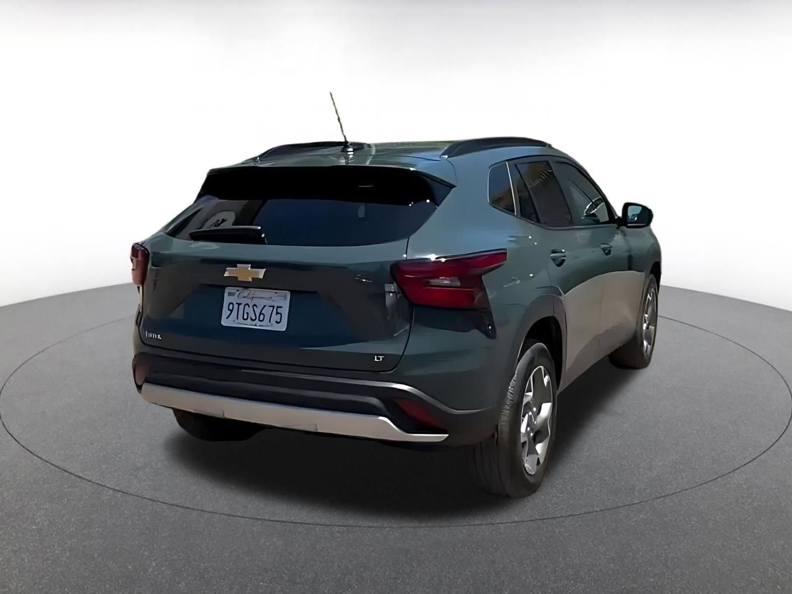 Used 2025 Chevrolet Trax LT FWD image 15