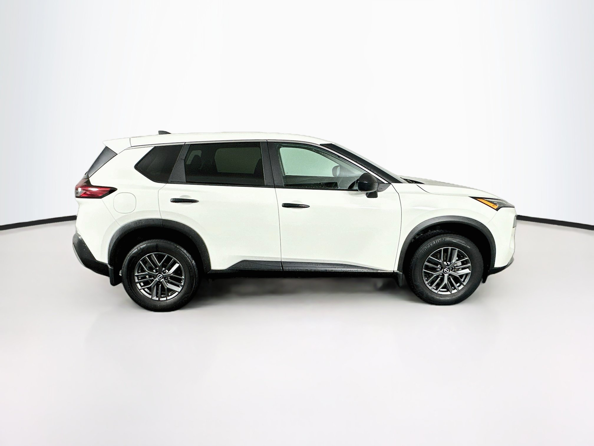 Used 2023 Nissan Rogue S FWD image 10