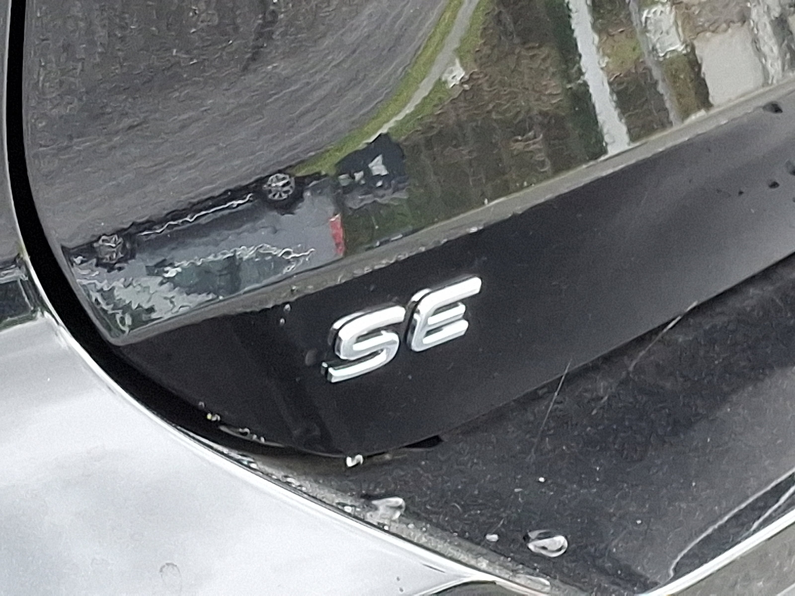 New 2025 Volkswagen Tiguan SE image 13