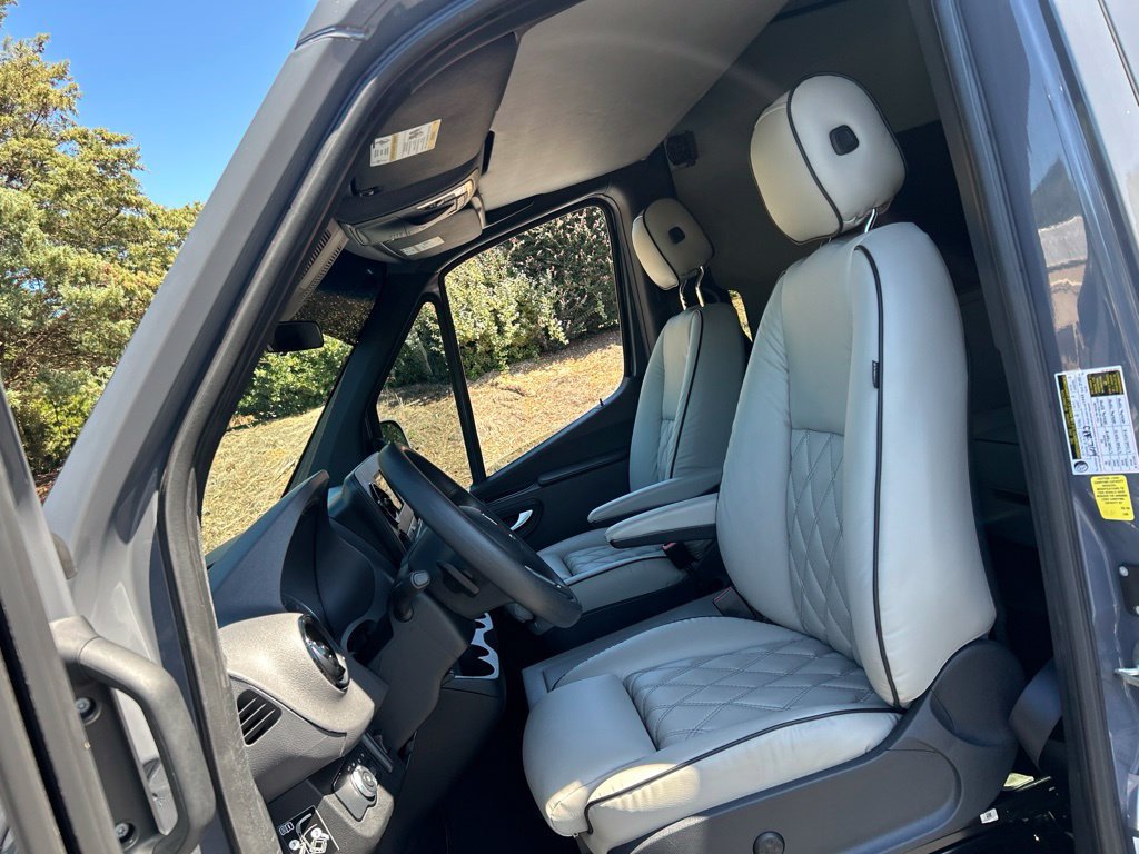 Used 2022 Mercedes-Benz Sprinter 2500 image 54