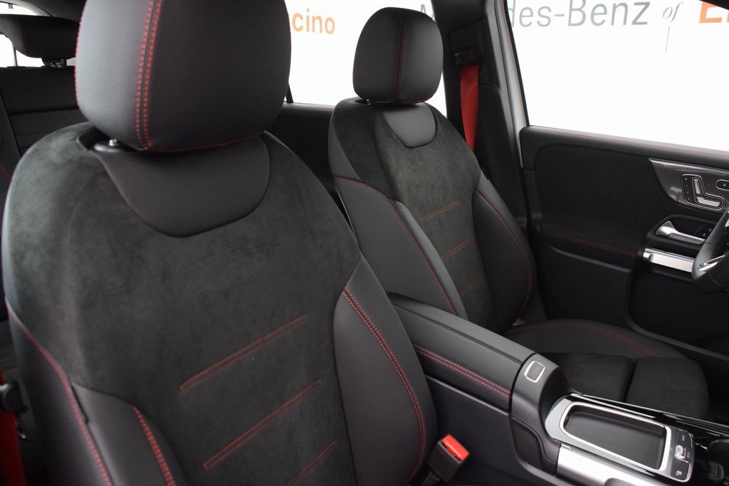 New 2025 Mercedes-Benz GLB 35 AMG 4MATIC image 15