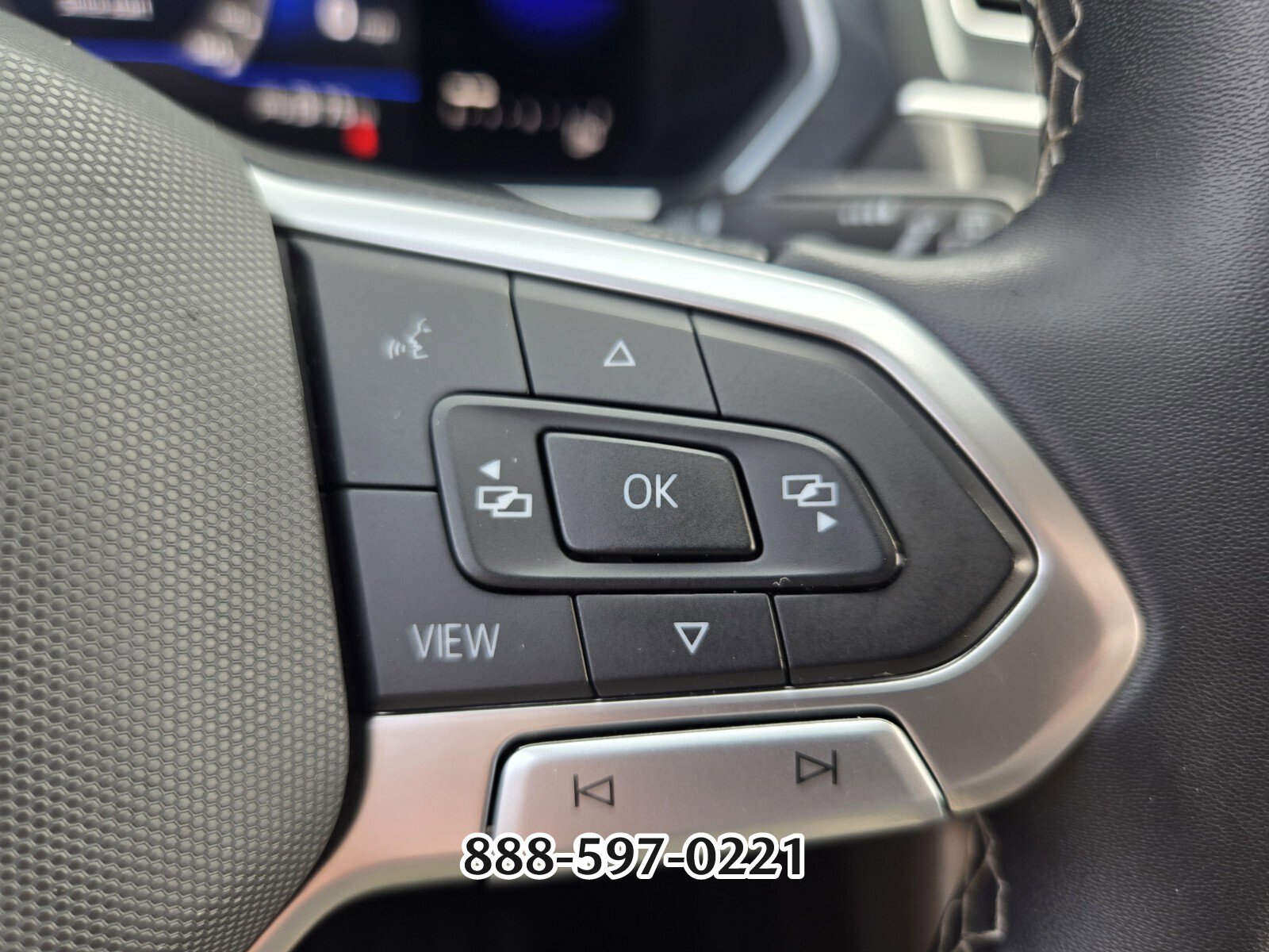 Used 2022 Volkswagen Tiguan SE image 26