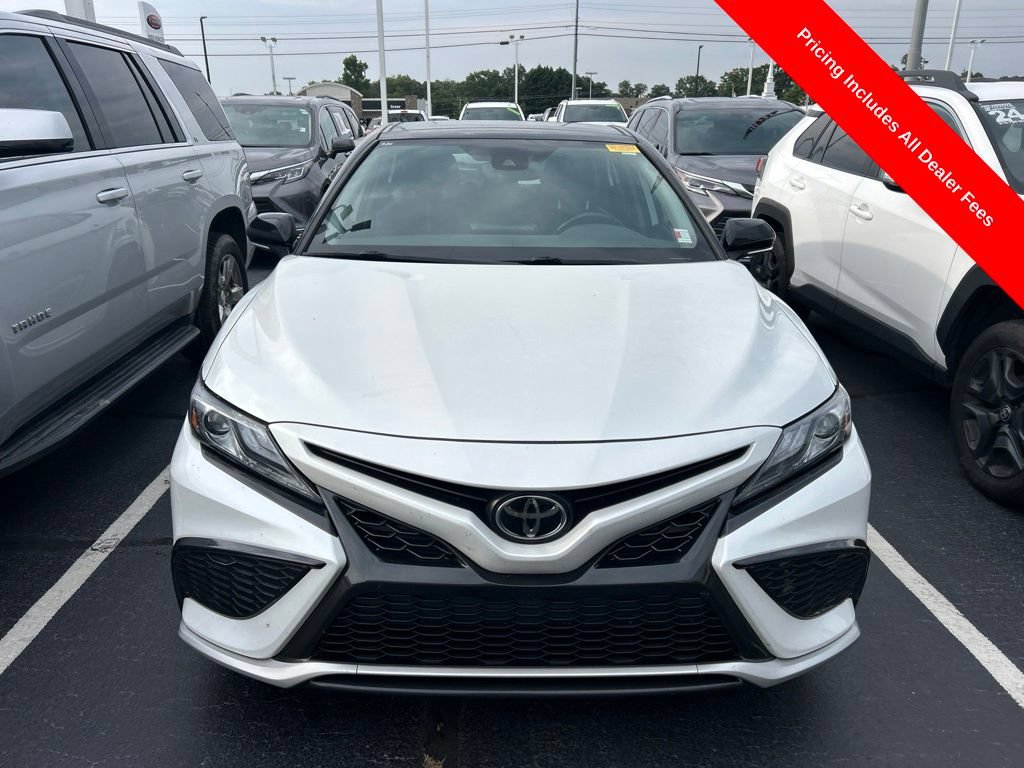 Used 2023 Toyota Camry XSE FWD image 10