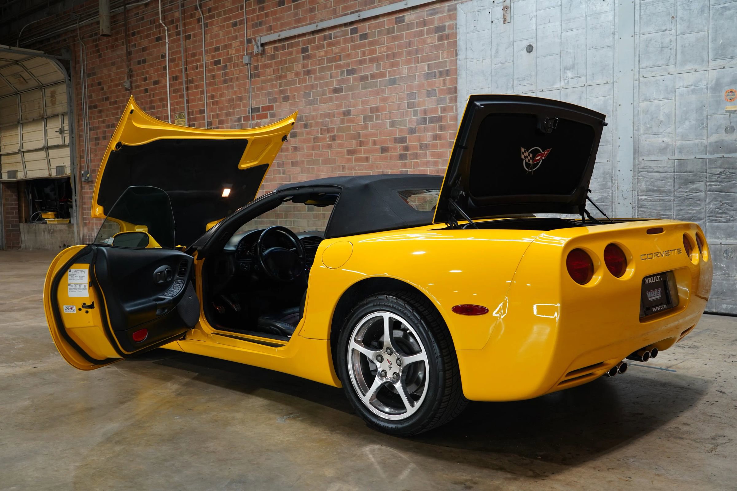 Used 2002 Chevrolet Corvette Coupe w/ Preferred Equipment Group2 RWD image 27