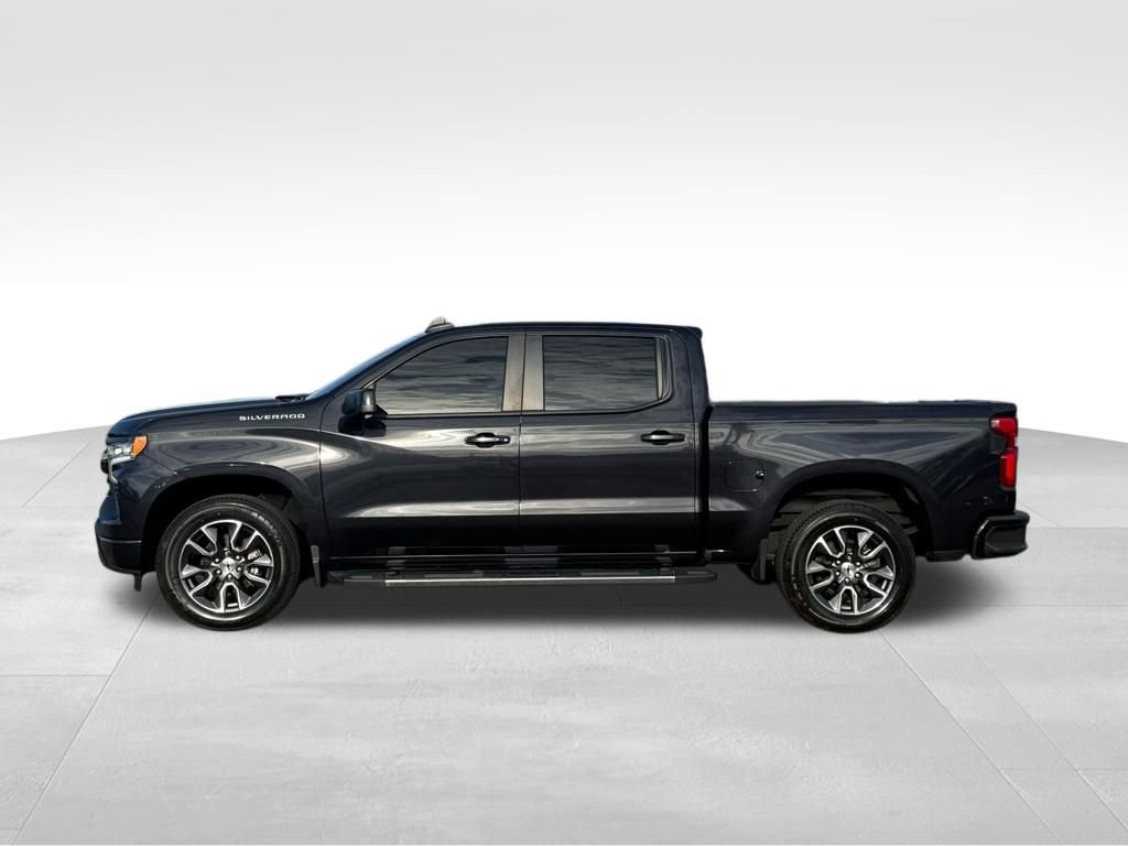 Used 2022 Chevrolet Silverado 1500 RST image 2