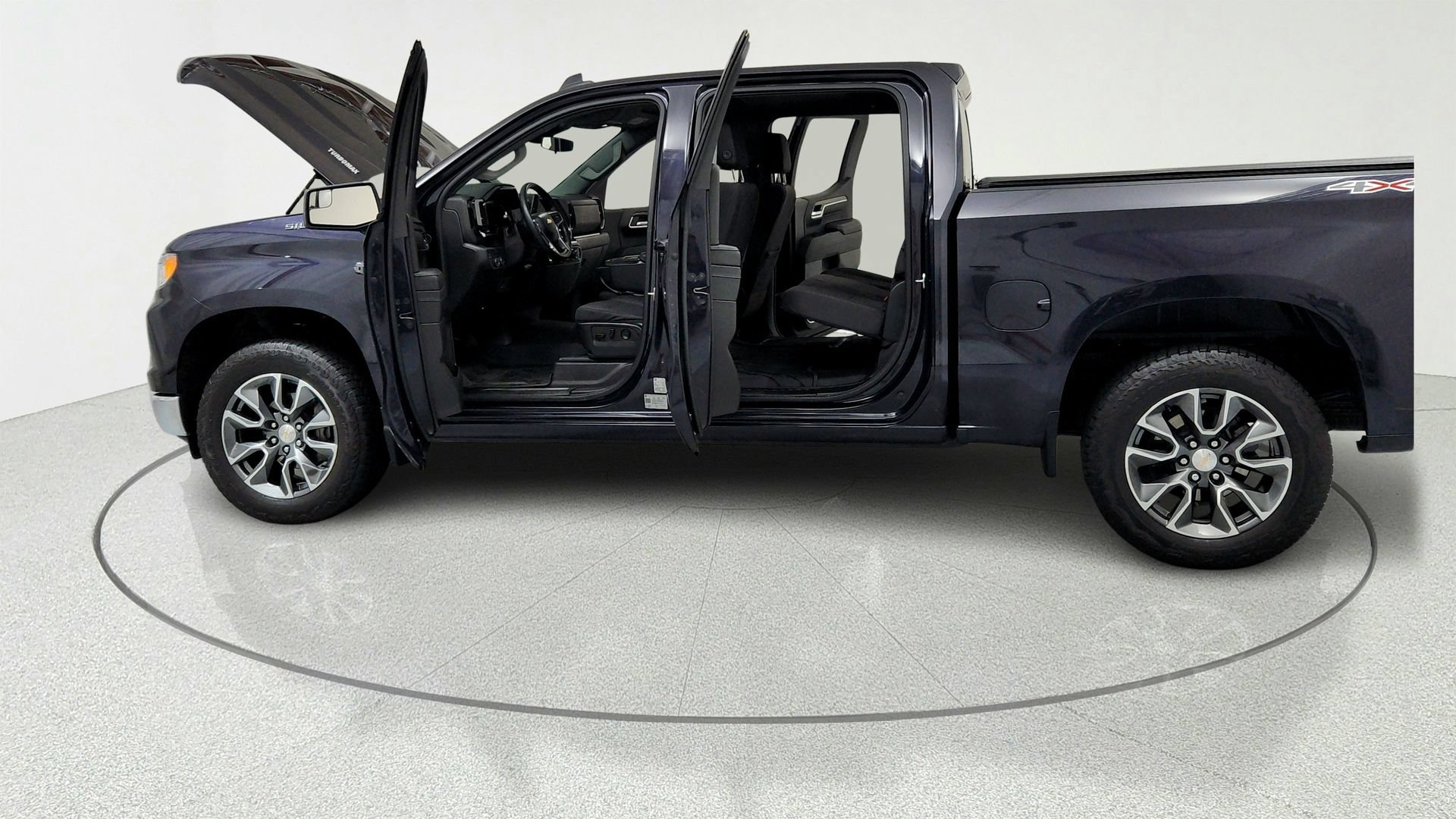 Used 2024 Chevrolet Silverado 1500 LT AWD/4WD image 10