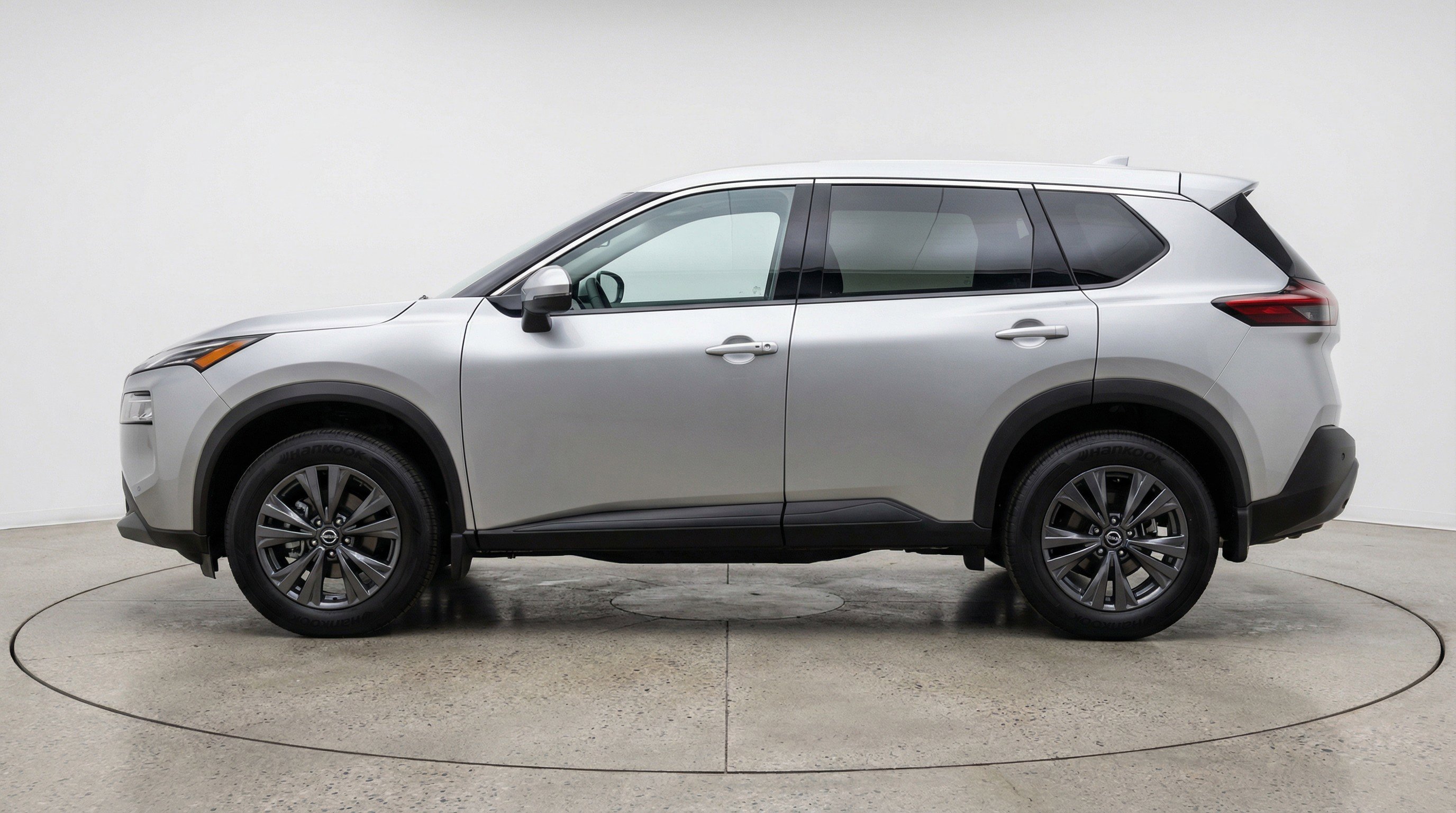 Used 2025 Nissan Rogue SV AWD/4WD image 5