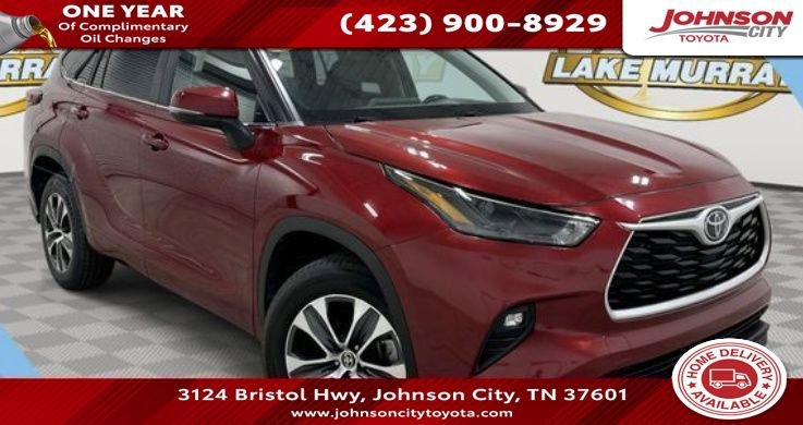 Used 2023 Toyota Highlander XLE FWD image 1
