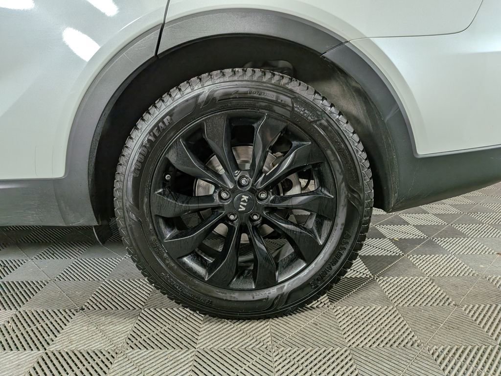 Used 2020 Kia Sorento S image 12