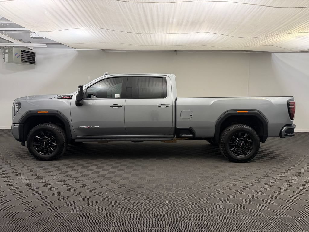 Used 2026 GMC Sierra 3500 AT4 w/ AT4 Premium Plus Package AWD/4WD image 2