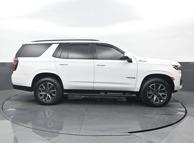 Used 2022 Chevrolet Tahoe Z71 w/ Luxury Package AWD/4WD image 2