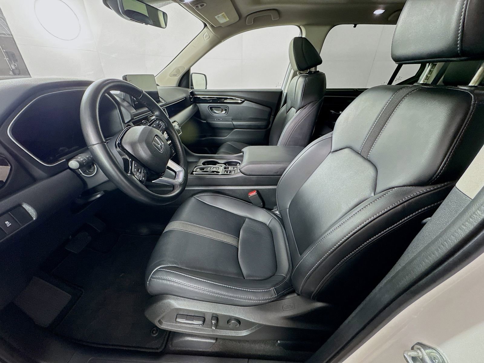 Used 2023 Honda Pilot Touring image 18