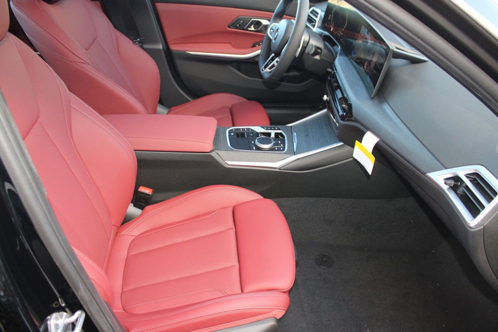 Used 2026 BMW 330i Sedan w/ M Sport Package RWD image 28