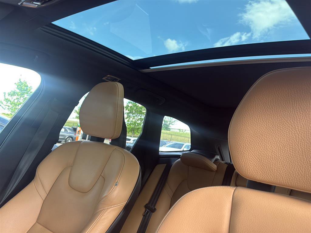 Used 2018 Volvo XC60 T5 Inscription w/ Convenience Package AWD/4WD image 13