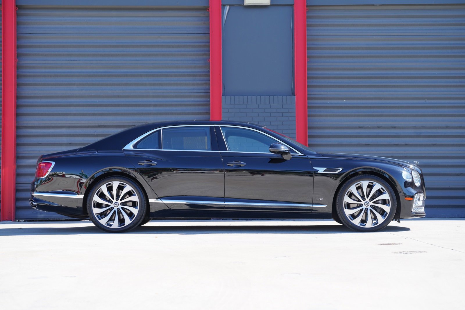 Used 2022 Bentley Flying Spur V8 image 12