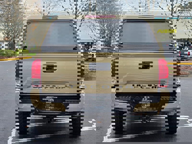 Used 2017 Toyota Tacoma TRD Off-Road image 6