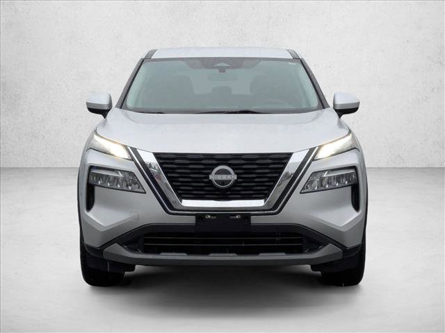 Used 2023 Nissan Rogue SV image 2