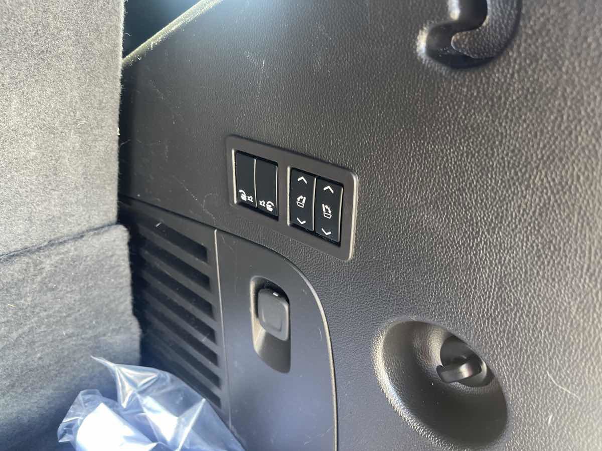 Used 2019 Cadillac Escalade Platinum image 22