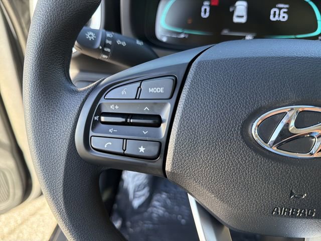 Used 2024 Hyundai Venue SE image 23