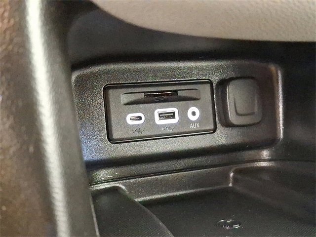 Used 2019 Chevrolet Equinox Premier image 24