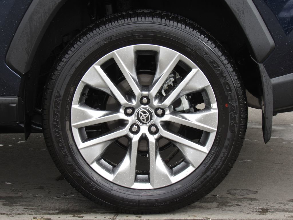 Certified 2025 Toyota RAV4 Limited w/ Advanced Technology Package AWD/4WD image 38