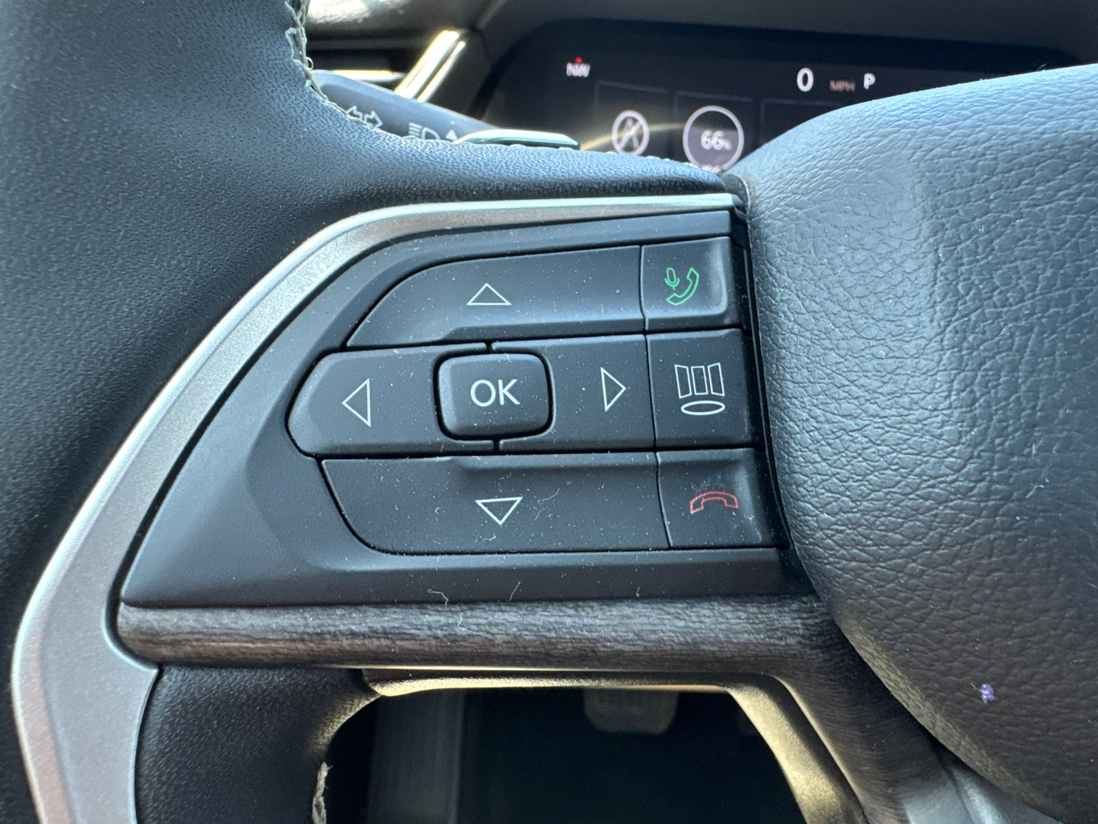 Used 2024 Jeep Grand Cherokee Limited image 33