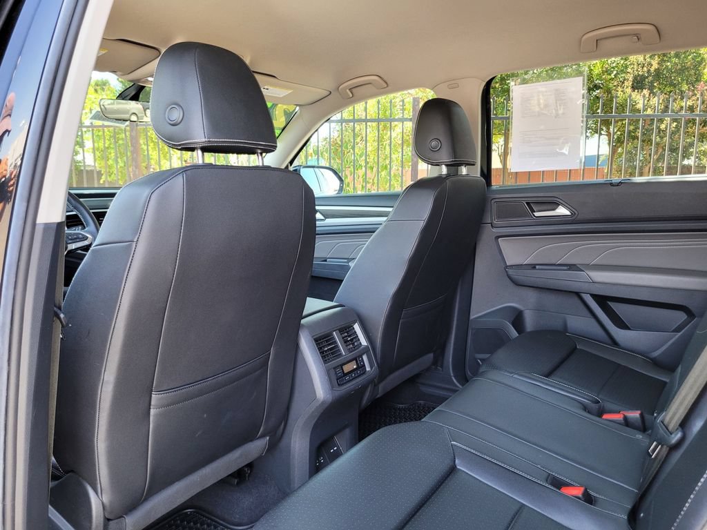 Used 2023 Volkswagen Atlas SE w/ Black Wheel Package AWD/4WD image 16