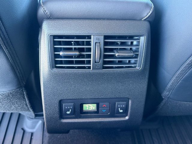 Used 2025 Mitsubishi Outlander SEL FWD image 14