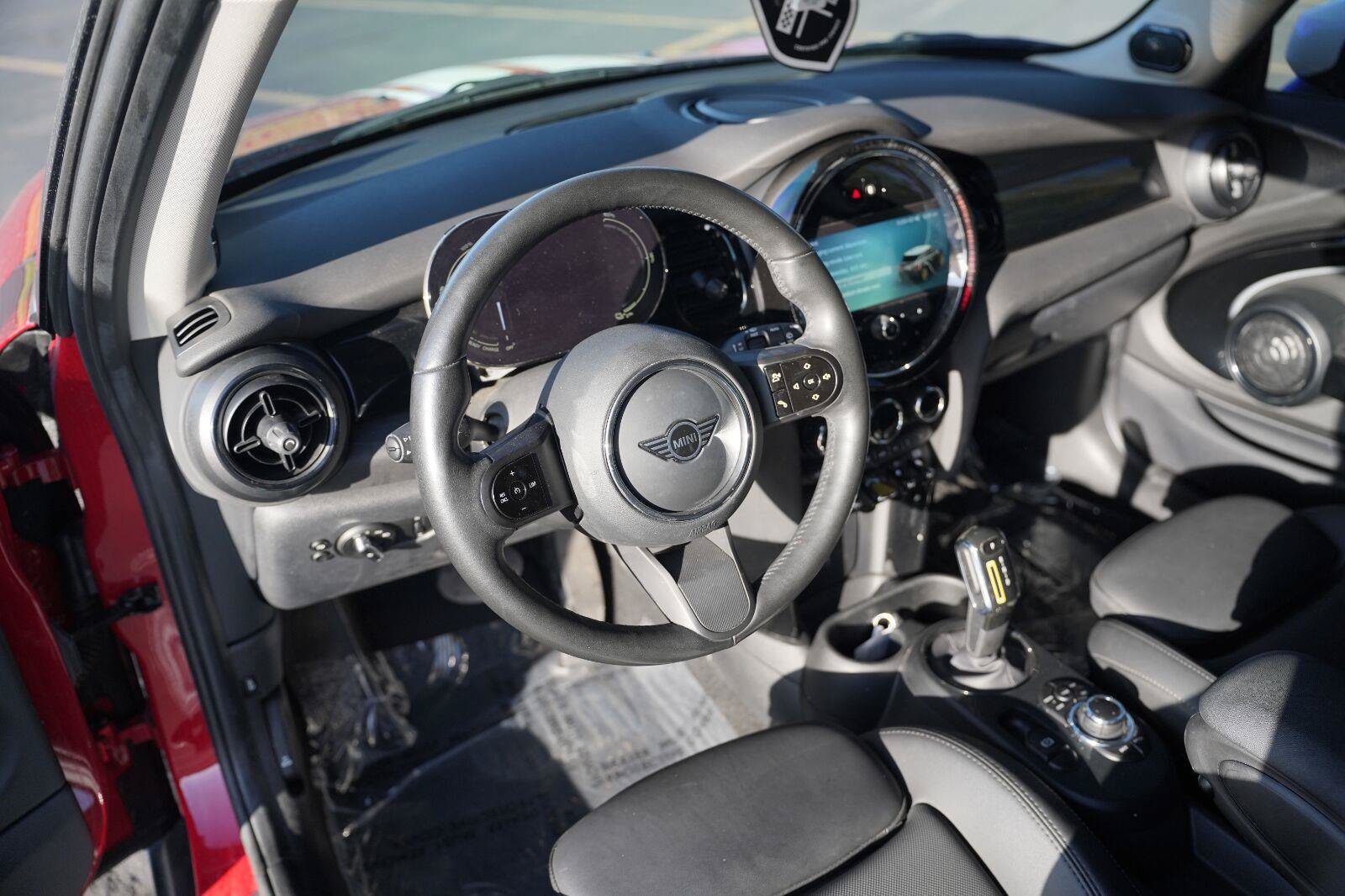 Used 2024 MINI Cooper SE FWD image 9