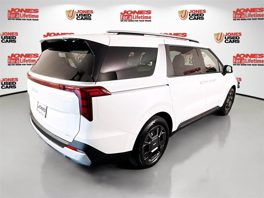 Used 2026 Kia Carnival EX image 17