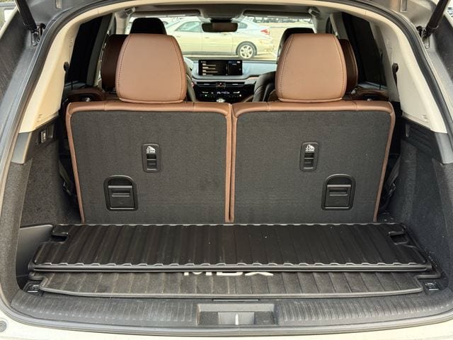 Used 2023 Acura MDX SH-AWD w/ Technology Package image 32