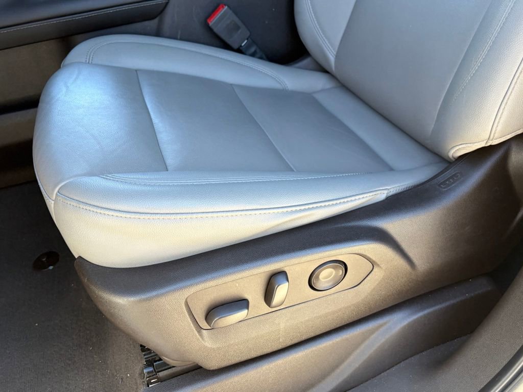 Used 2022 Chevrolet Tahoe Z71 w/ Luxury Package image 36