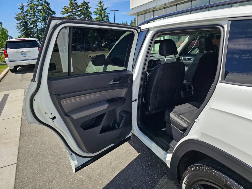 Used 2023 Volkswagen Atlas SEL R-Line AWD/4WD image 16