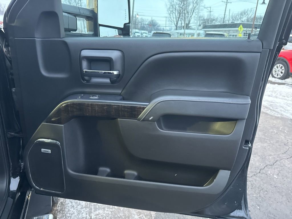 Used 2016 GMC Sierra 2500 Denali w/ Duramax Plus Package image 27