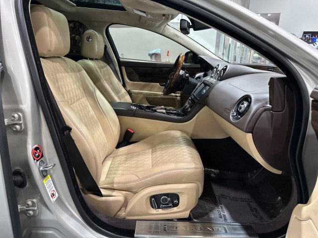 Used 2017 Jaguar XJ L Portfolio RWD image 50