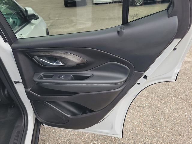 Used 2024 GMC Terrain SLT FWD image 33