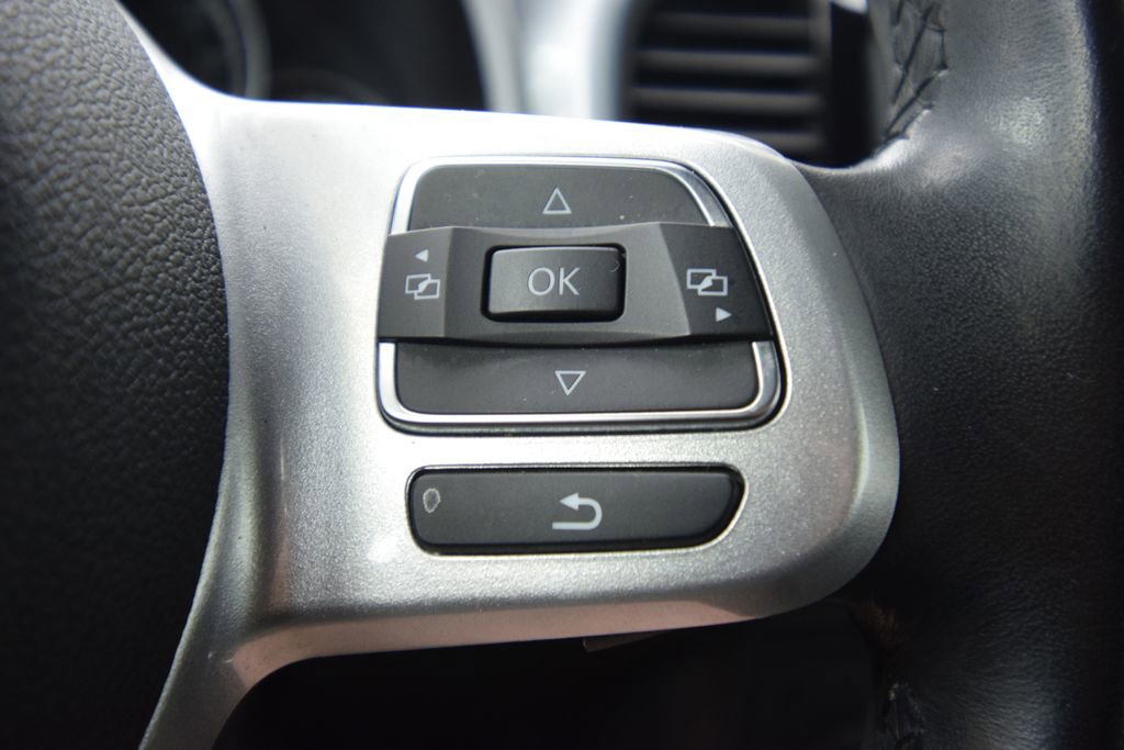 Used 2014 Volkswagen Beetle TDI image 33