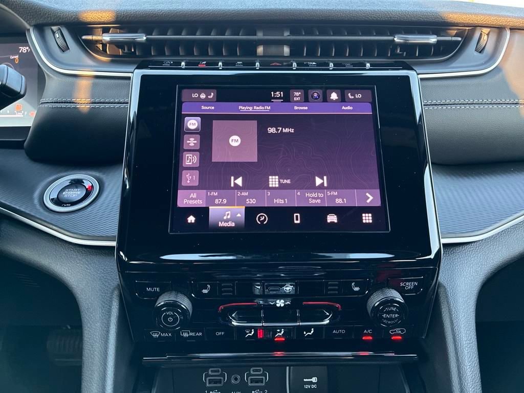 New 2025 Jeep Grand Cherokee L Laredo w/ Luxury Tech Group I image 19