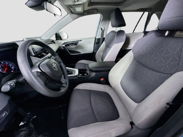 Used 2019 Toyota RAV4 XLE w/ Convenience Package FWD image 21