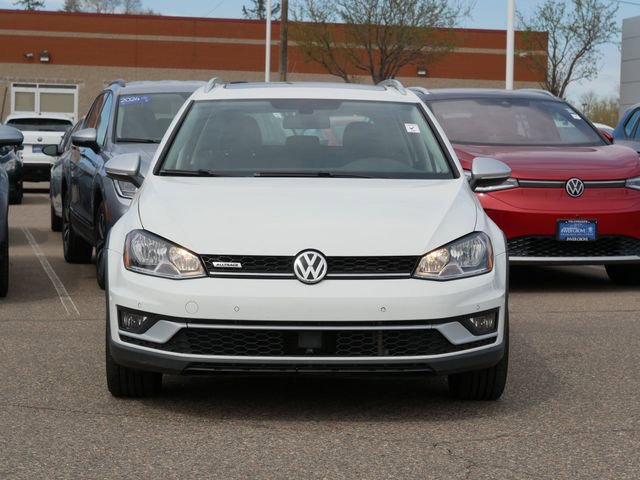 Used 2017 Volkswagen Golf Alltrack SEL image 2