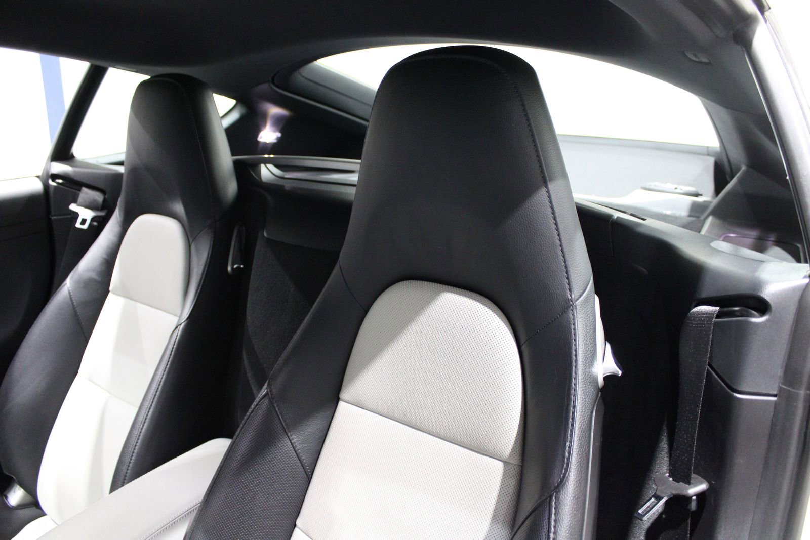 Used 2019 Porsche 718 Cayman image 20