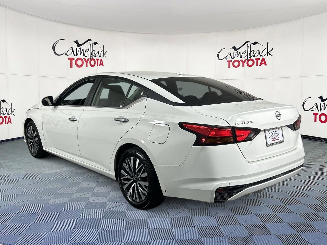 Used 2025 Nissan Altima 2.5 SV image 5