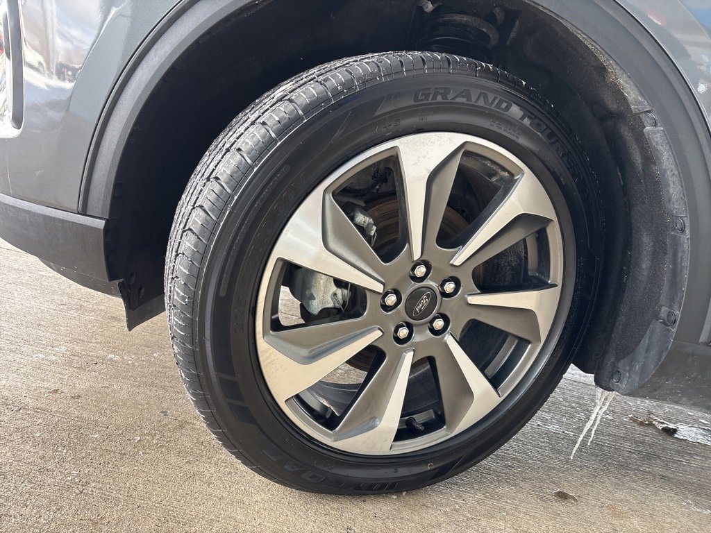 Used 2024 Ford Escape Platinum image 38