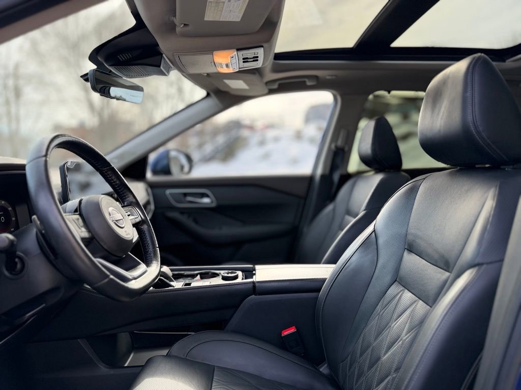 Used 2023 Nissan Rogue Platinum w/ Platinum Premium Package image 14