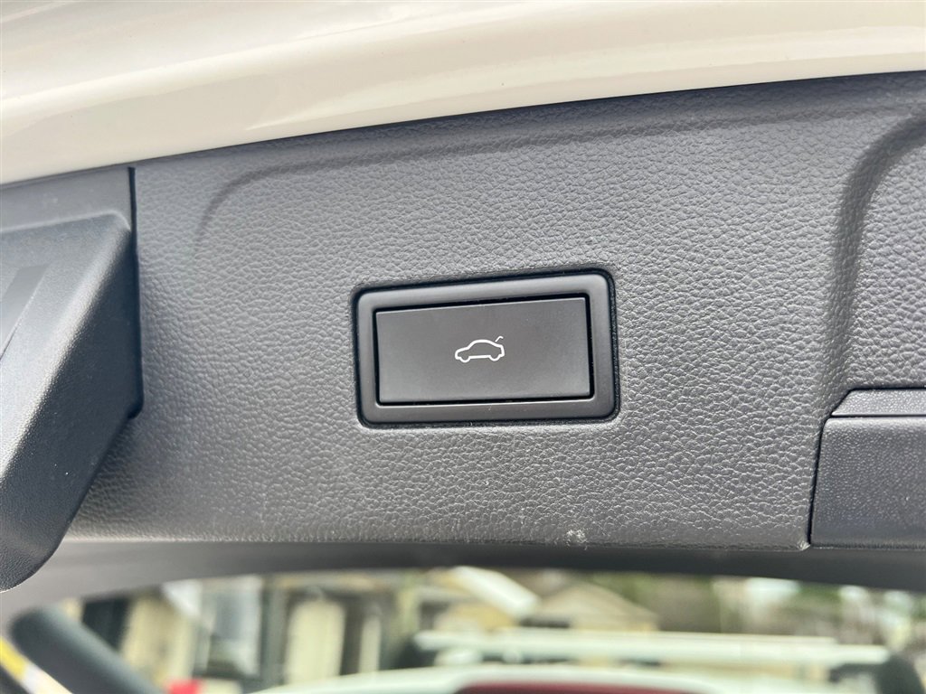 Used 2021 Volkswagen Atlas SE image 22