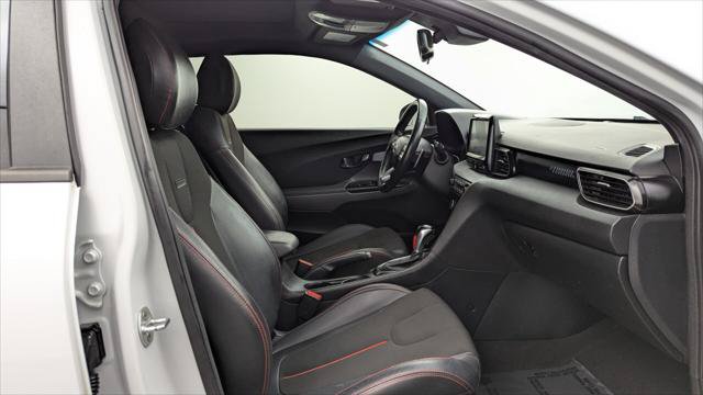 Used 2019 Hyundai Veloster 2.0 Premium FWD image 17