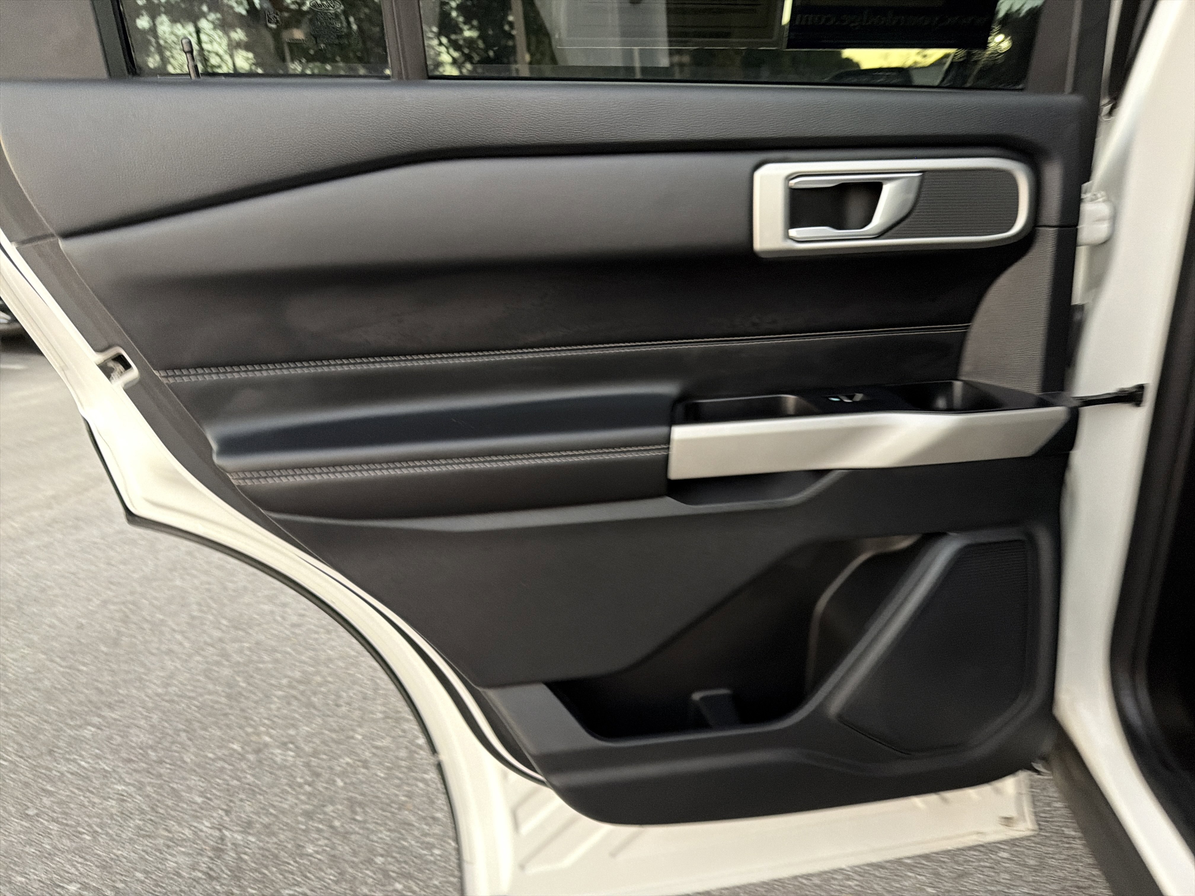 Used 2022 Ford Explorer XLT image 24