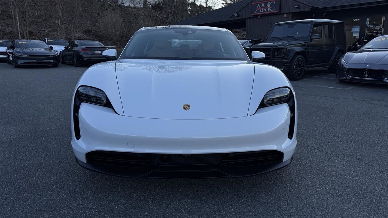 Used 2022 Porsche Taycan image 11