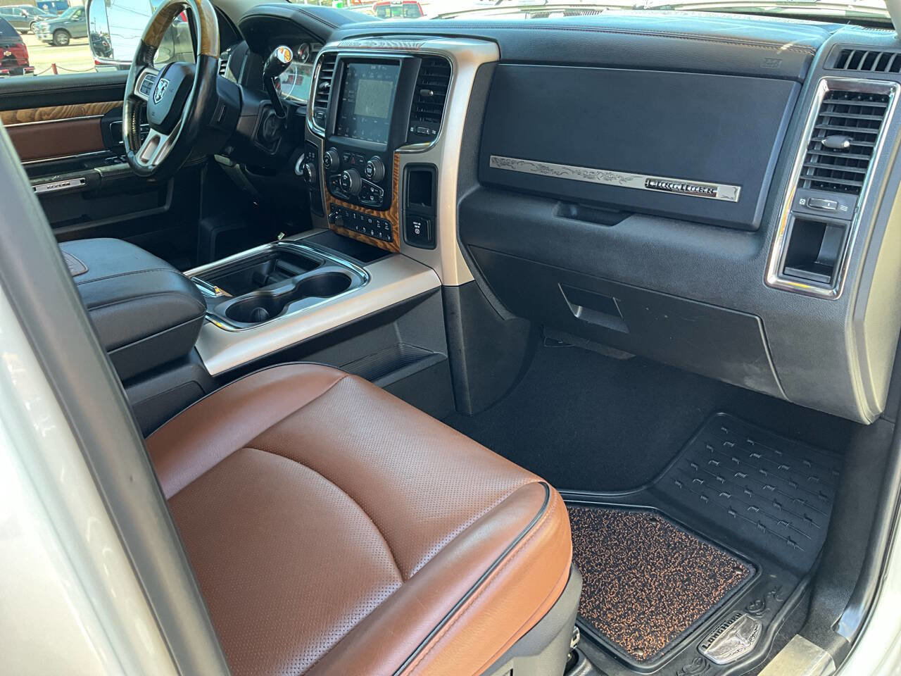Used 2018 RAM 3500 Laramie Longhorn AWD/4WD image 34