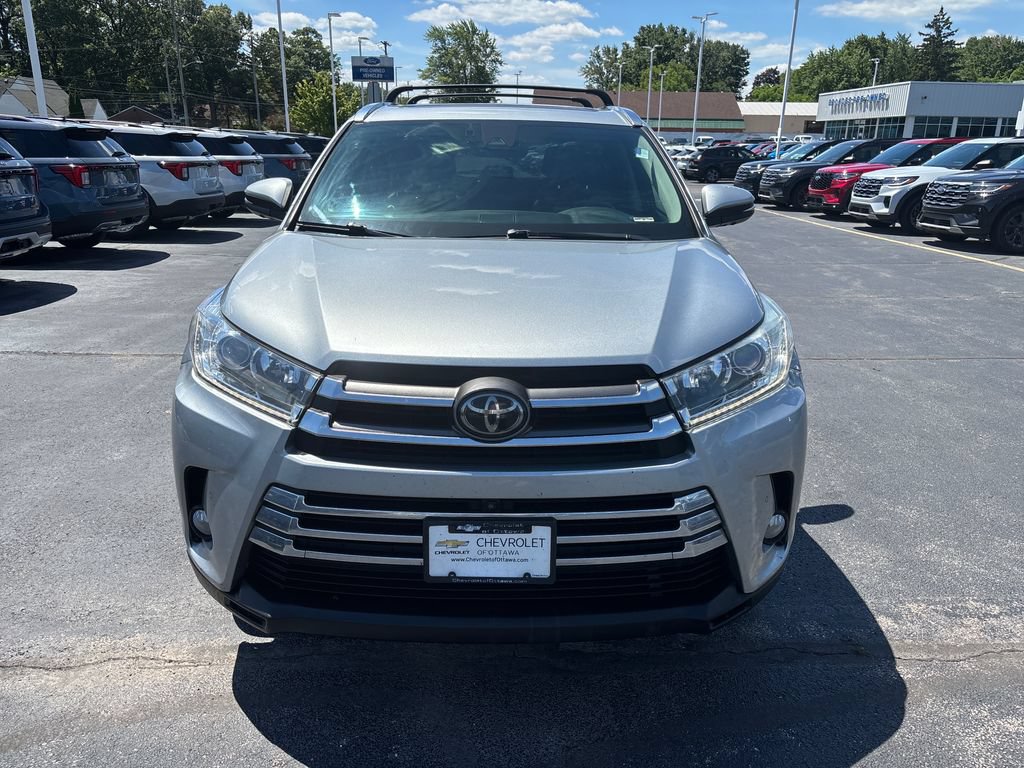 Used 2017 Toyota Highlander Limited Platinum AWD/4WD image 3